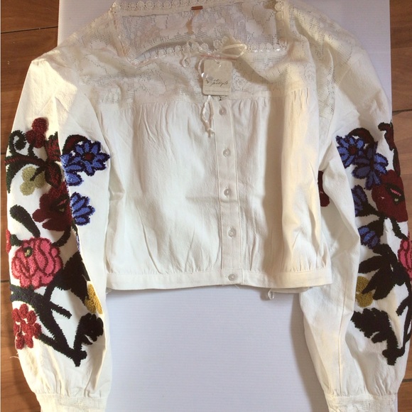 1 left! Rare Free People cropped Embroidered blouse - Picture 3 of 11